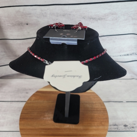 Source Unknown Elegant Red Crystal Necklace and Earring Set - Picture 5 of 8